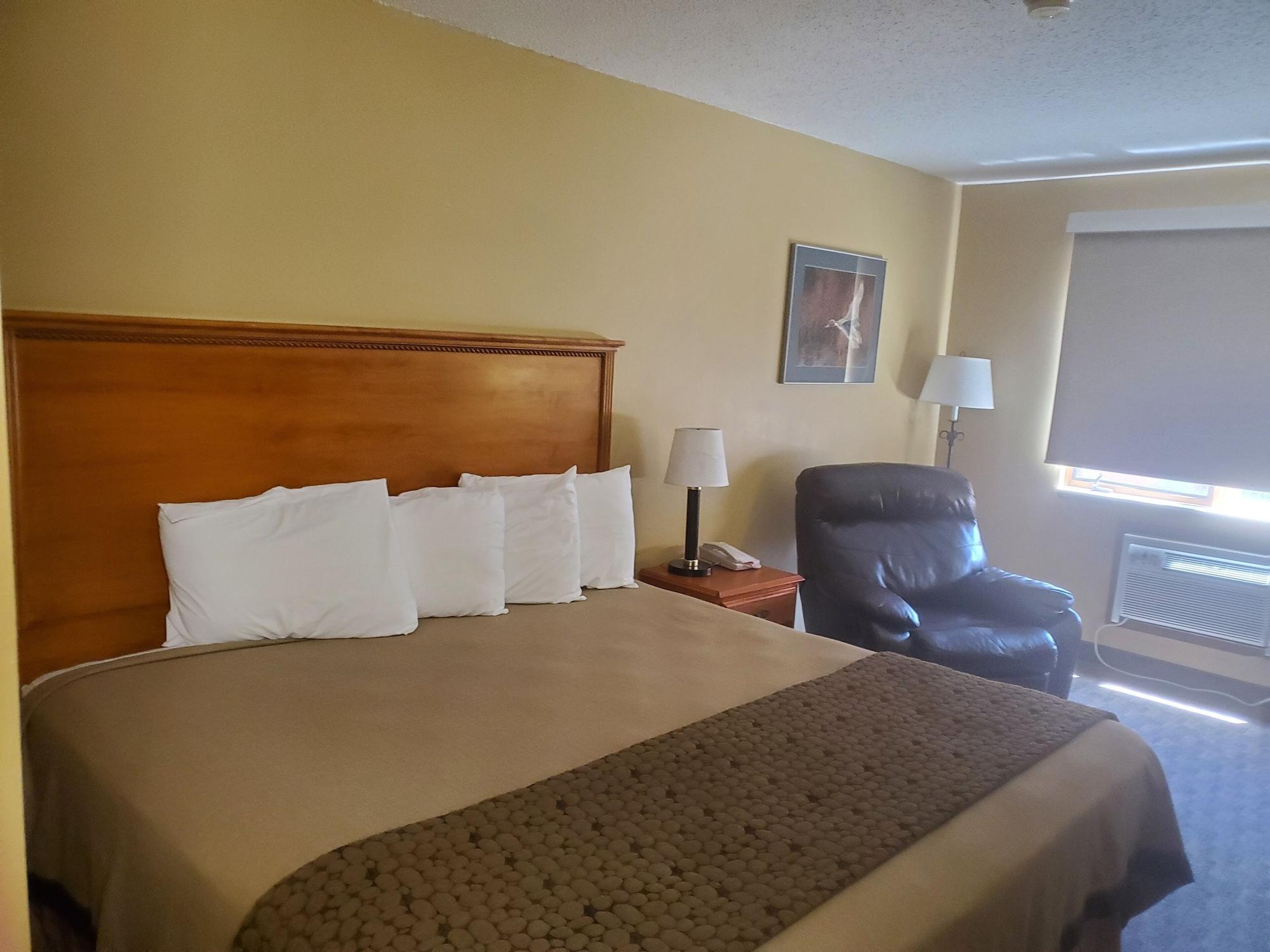Governors Inn A Travelodge By Wyndham Pierre  Kültér fotó